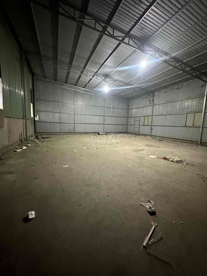 cho thuê xưởng 250m2 gần chợ tân phước khánh