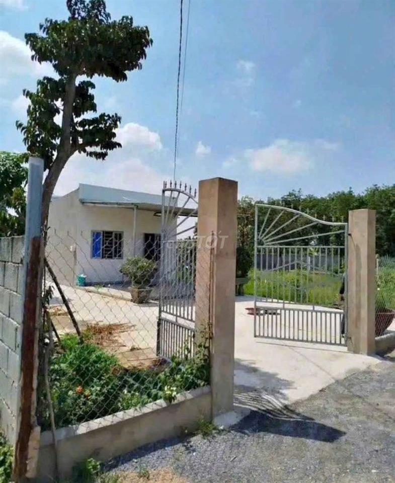 Chính chủ cần sang ngay lô đất 2000m2 , giá 350 triệu