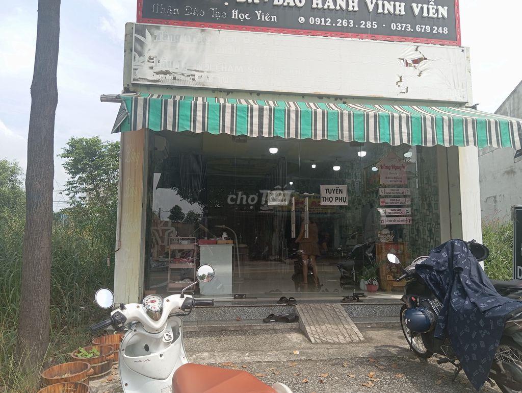 Bán nhà mặt tiền đường nhựa chính chủ 100%