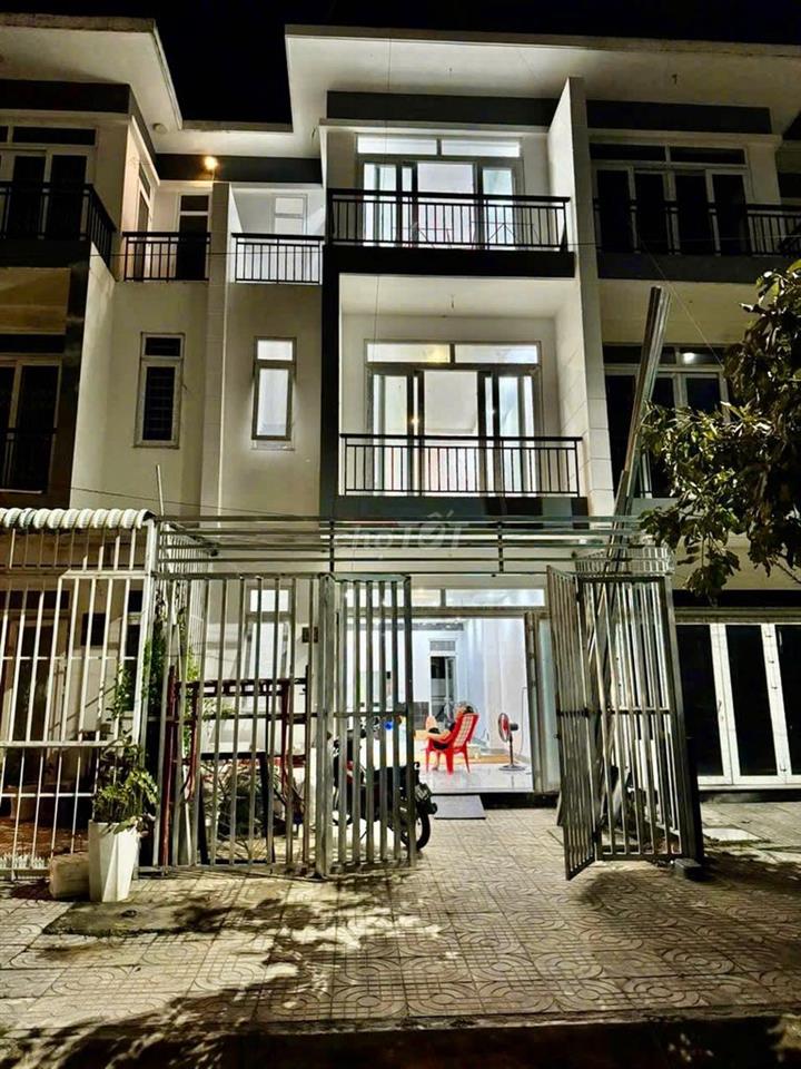 CHO THUÊ NHÀ PHỐ 3 TẦNG NỘI THẤT CƠ BẢN-KĐT PHÚC AN CITY-LONG AN