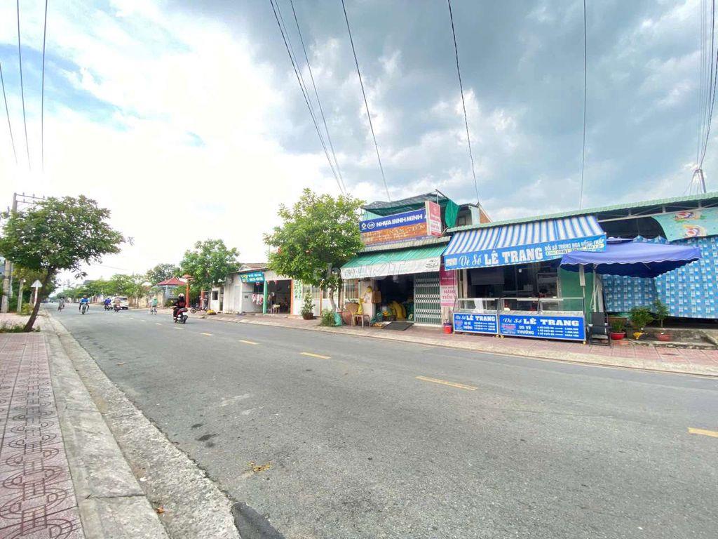 Nhà vườn ngay chợ Khánh Hậu
