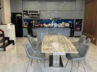 bán nhà giá bằng 50% thị trường