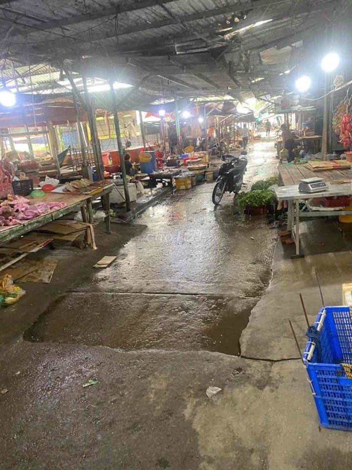 CẦN BÁN NHÀ KHU CHỢ BÌNH GIANG - HÒN ĐẤT
