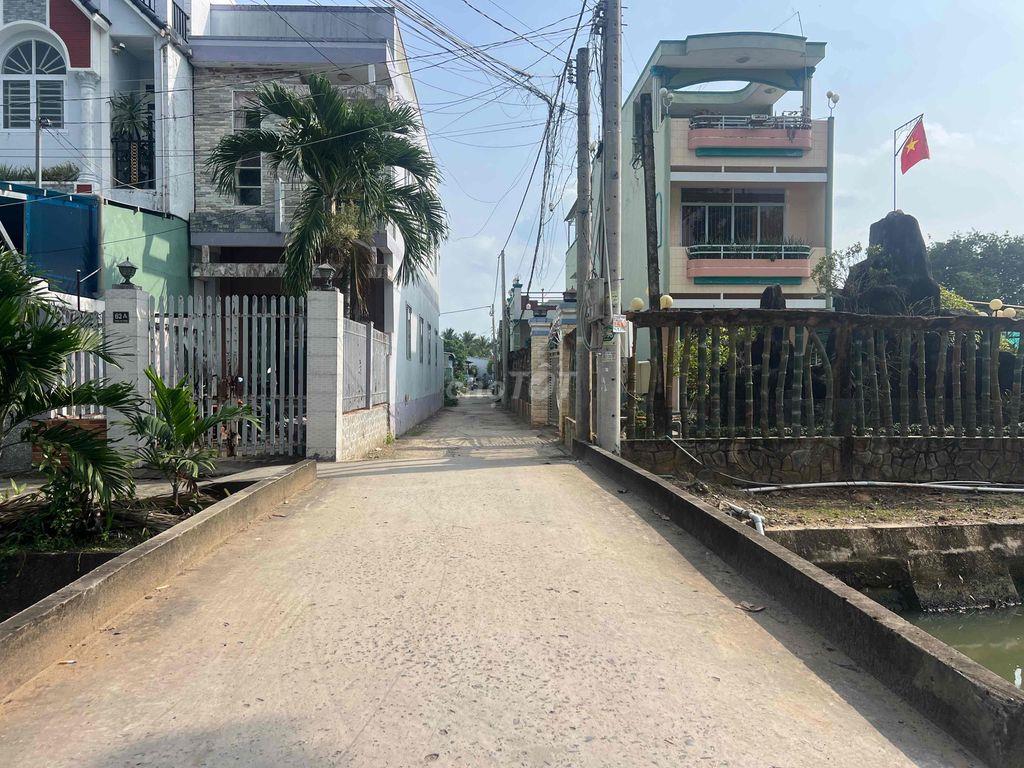 Bán 80 m2 đất thổ cư mặt hẻm ô tô cách Trần Thị Thơm 50m,P.9 tp Mỹ Tho