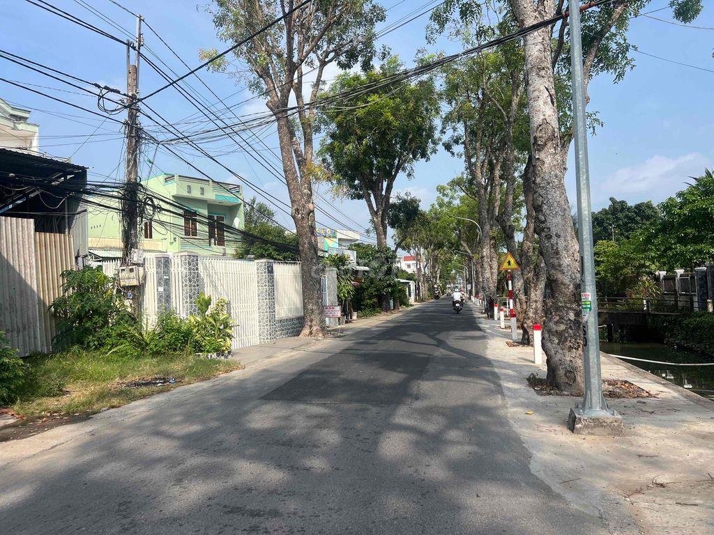 Bán 80 m2 đất thổ cư mặt hẻm ô tô cách Trần Thị Thơm 50m,P.9 tp Mỹ Tho