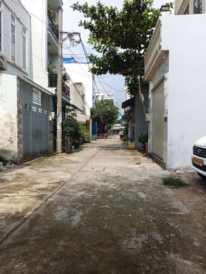Nhà 3 tầng, Nguyễn Thị Tú (bình tân) hẻm ô tô, DT 79m2, Giá 5 tỷ,