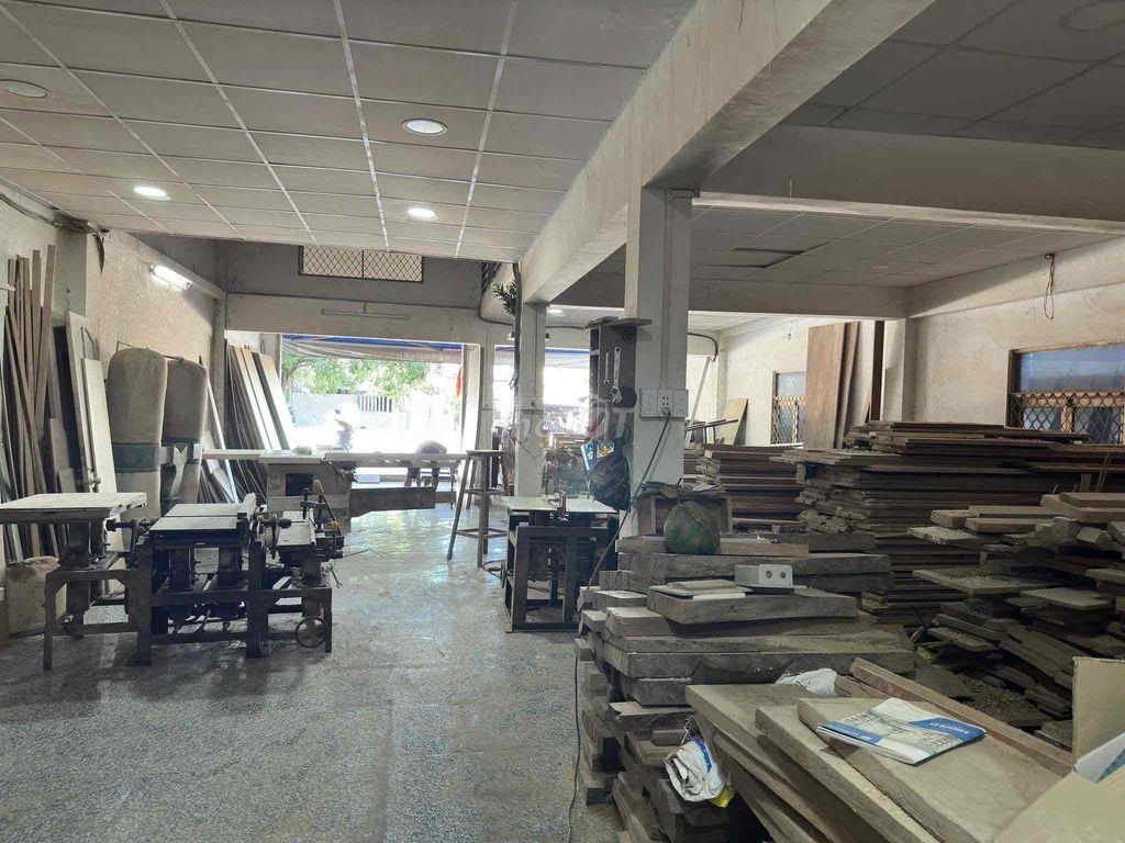 Mặt tiền kinh doanh