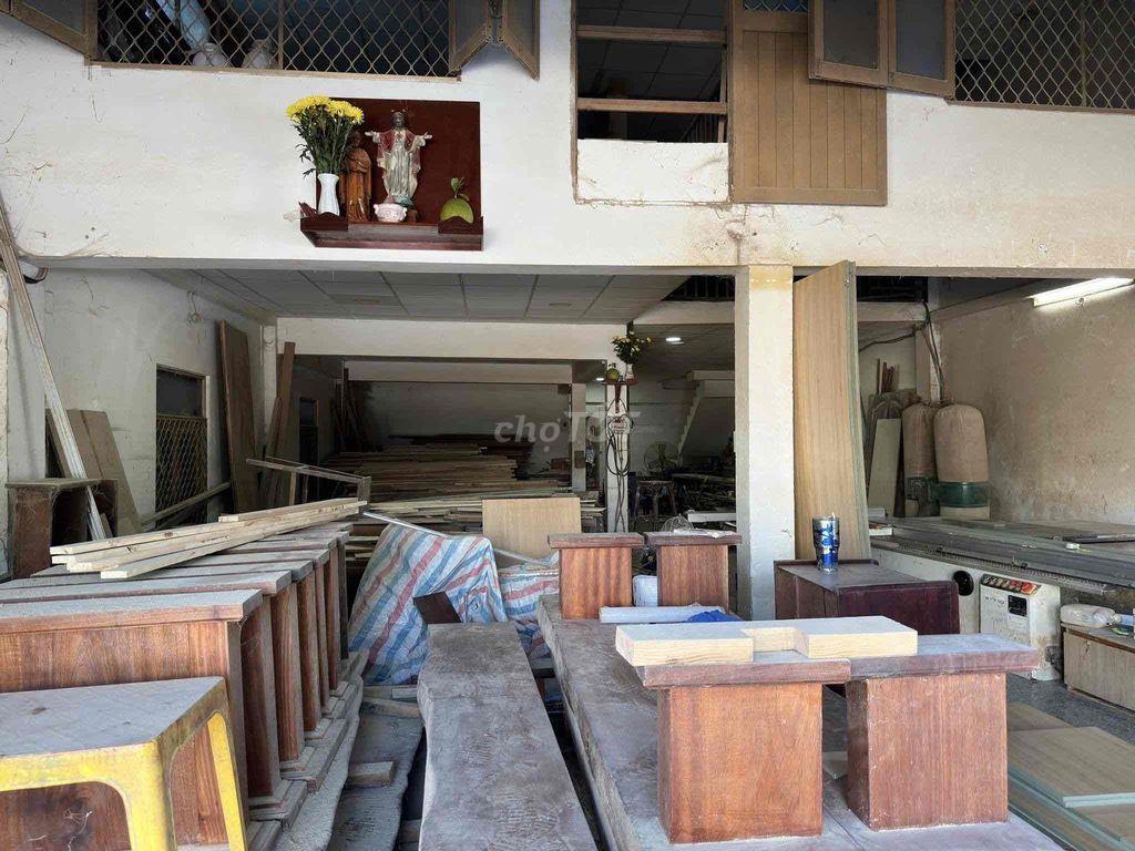 Mặt tiền kinh doanh