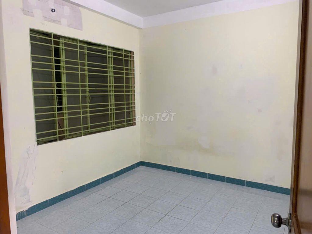 Bán căn hộ chung cư Lê Thị Riêng, Q10, thang máy, 60m2, 2pn, 3.3 tỷ