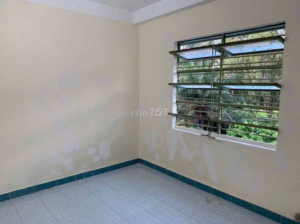 Bán căn hộ chung cư Lê Thị Riêng, Q10, thang máy, 60m2, 2pn, 3.3 tỷ
