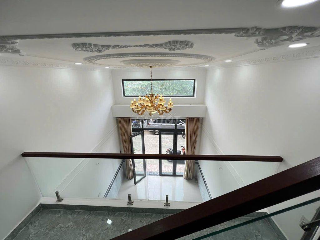 Bán nhà phố mới hiện đại