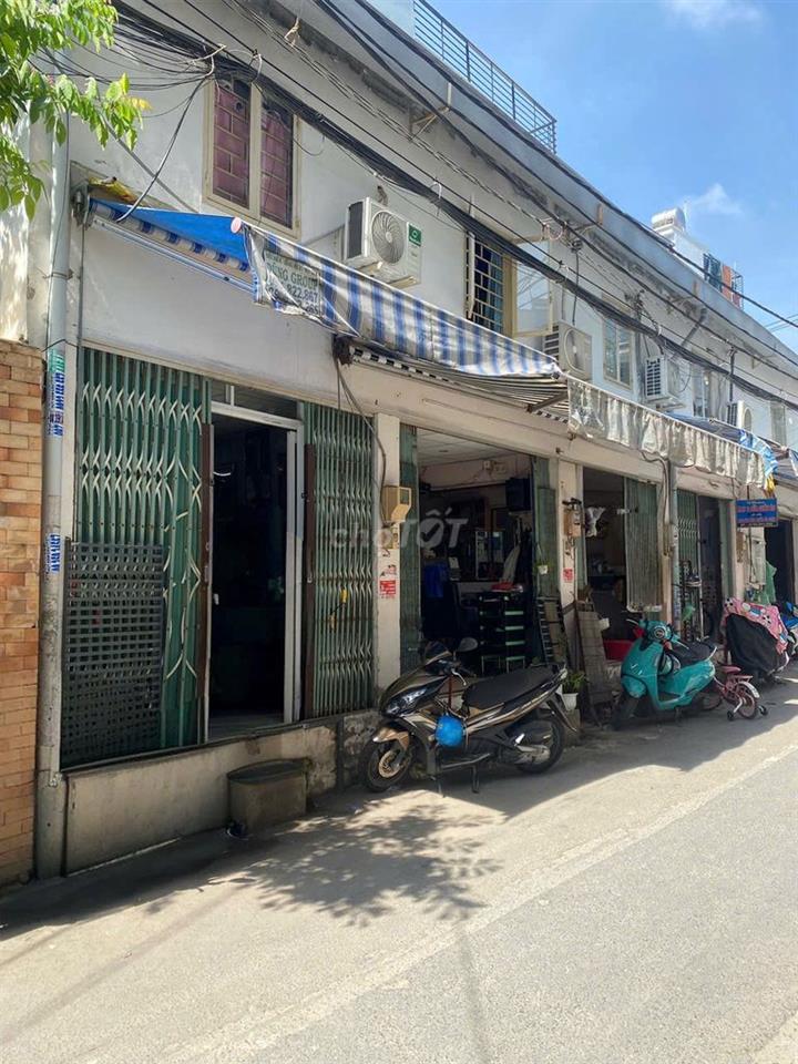 Cần sang phòng xăm (Tattoo) giá sang 5tr 