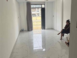 Cho thuê phòng Mặt tiền - ban công lớn