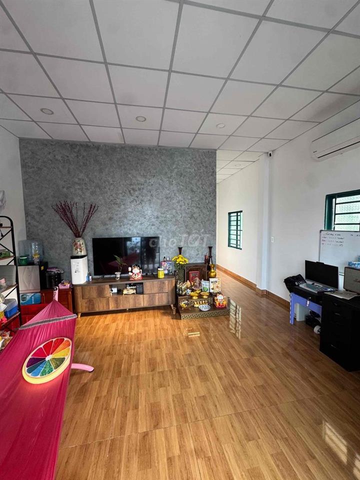cho thuê nhà sân vườn oto ngủ trong nhà