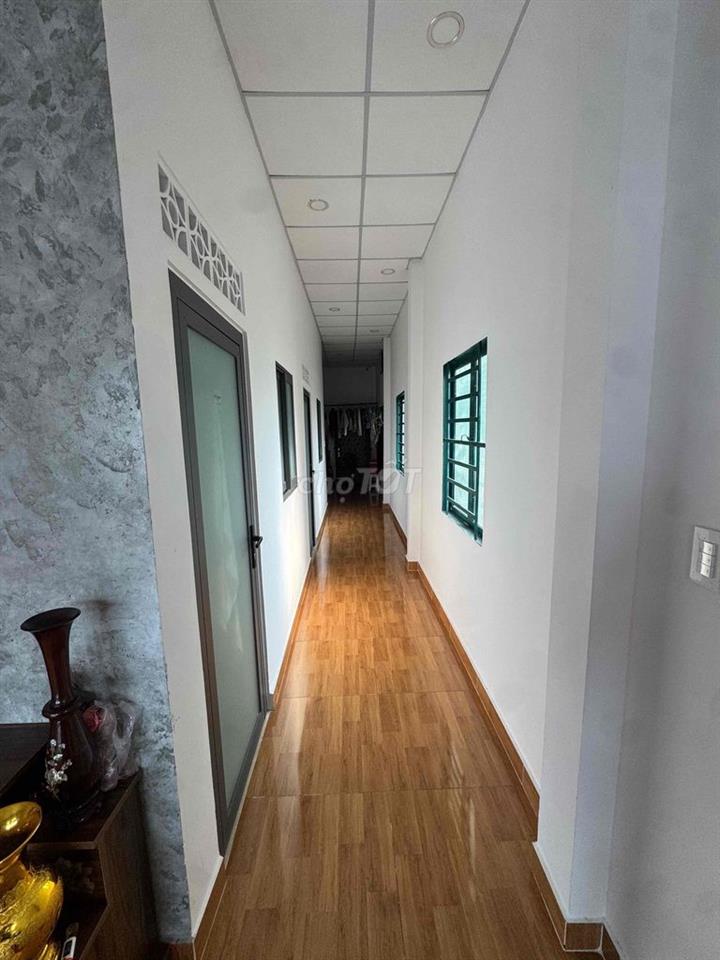 cho thuê nhà sân vườn oto ngủ trong nhà