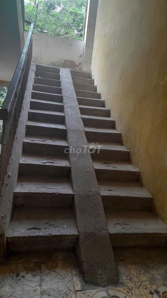 Cho thuê nhà tập thể phố Hoàng Ngọc Phách, 85 m2 sạch đẹp, thoáng mát