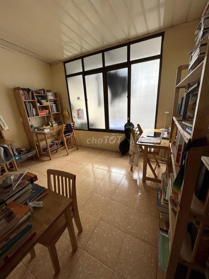 Cho thuê nhà tập thể phố Hoàng Ngọc Phách, 85 m2 sạch đẹp, thoáng mát