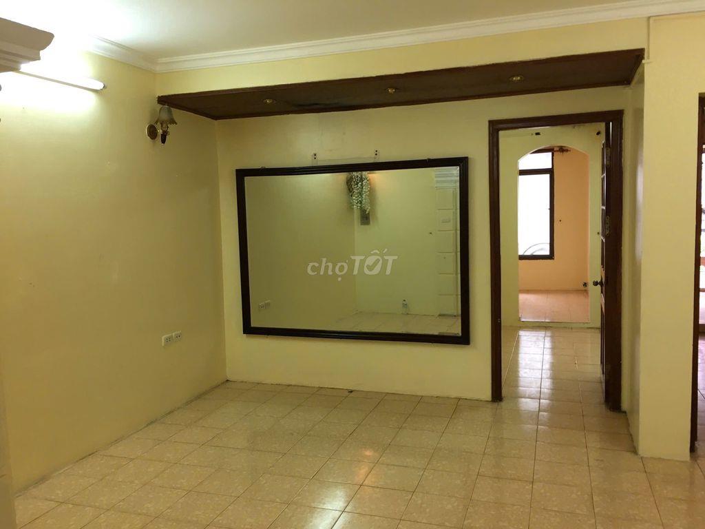 Cho thuê nhà tập thể phố Hoàng Ngọc Phách, 85 m2 sạch đẹp, thoáng mát