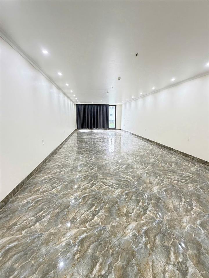 CHO THUÊ NHÀ MẶT SÀN 100M2 – KHU NAM GA, CÓ THANG MÁY