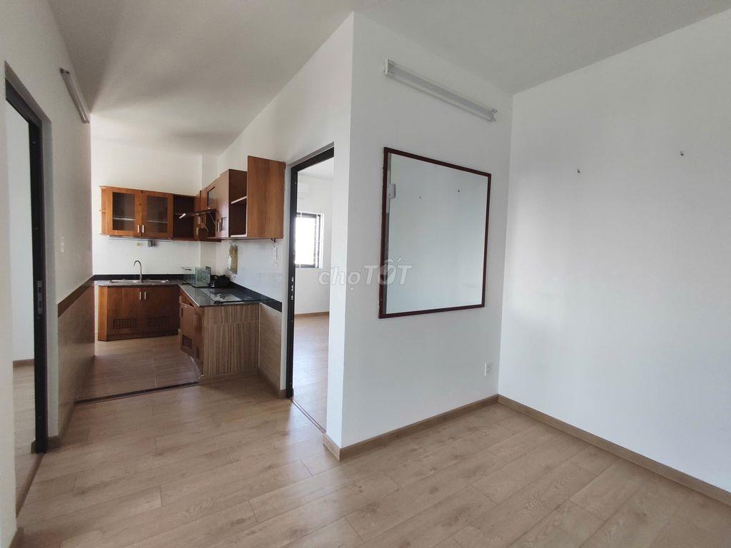 Bán căn hộ CC Sư Vạn Hạnh, 63m², Thang máy.