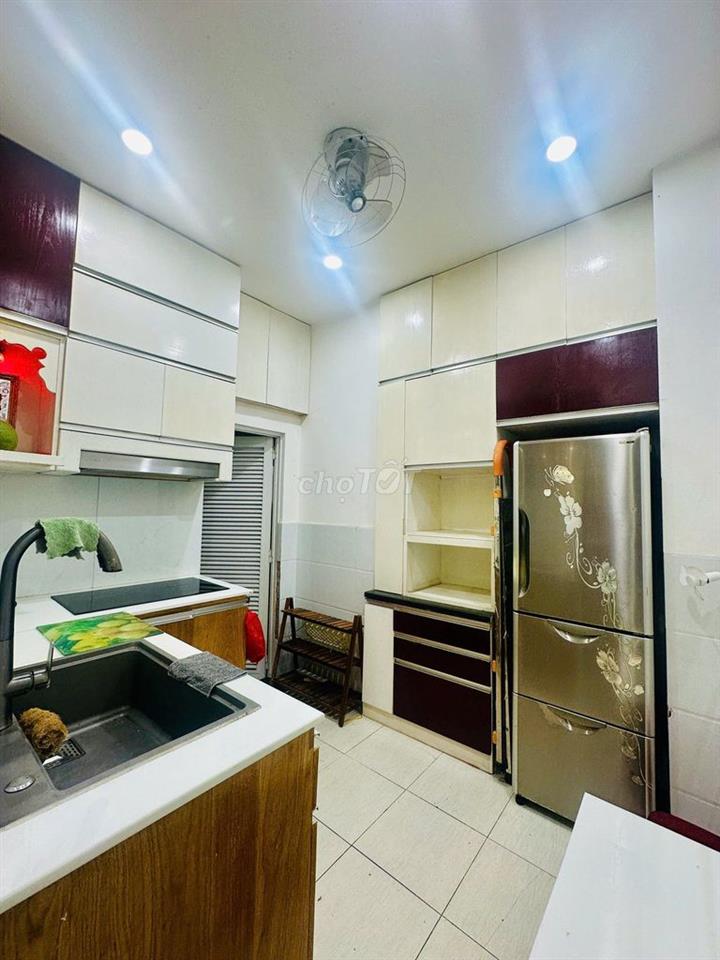 Cho thuê nhà nguyên căn ( hẻm 315 ) 1 trệt 2 lầu , Q.3 