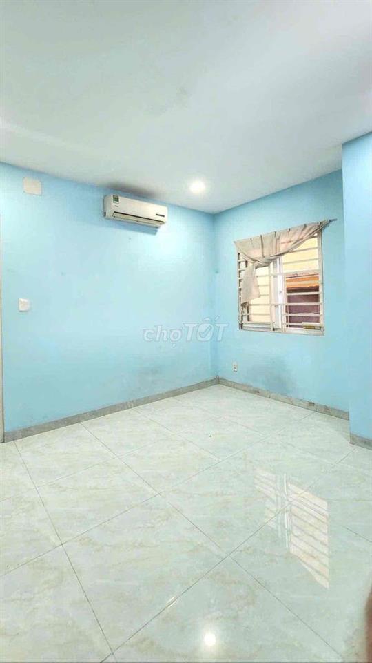 Phòng cho thuê mặt tiền Lý Chiêu Hoàng