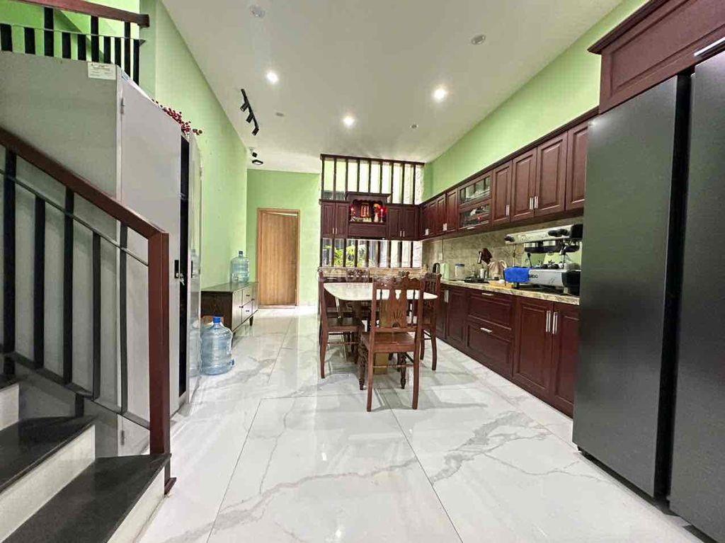 NHÀ MẶT TIỀN TRUNG LUONG 11
