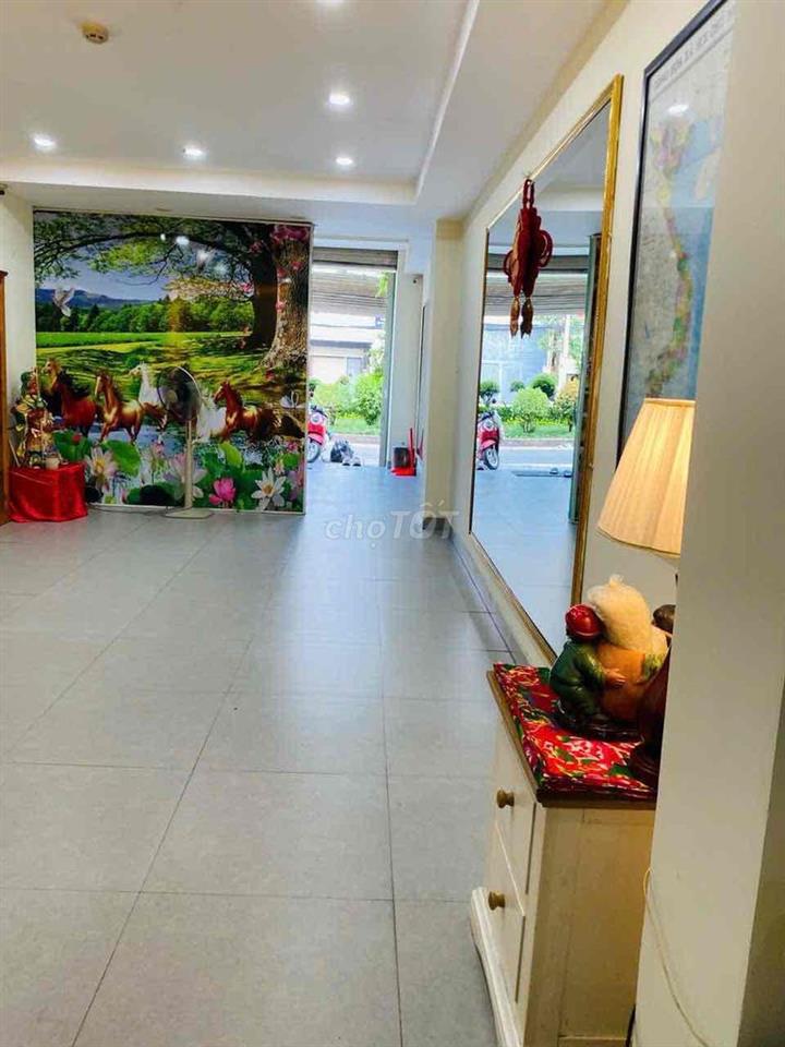 Nhà mặt tiền hà huy giáp dưới chân cầu ngã tư ga có cầu thang máy