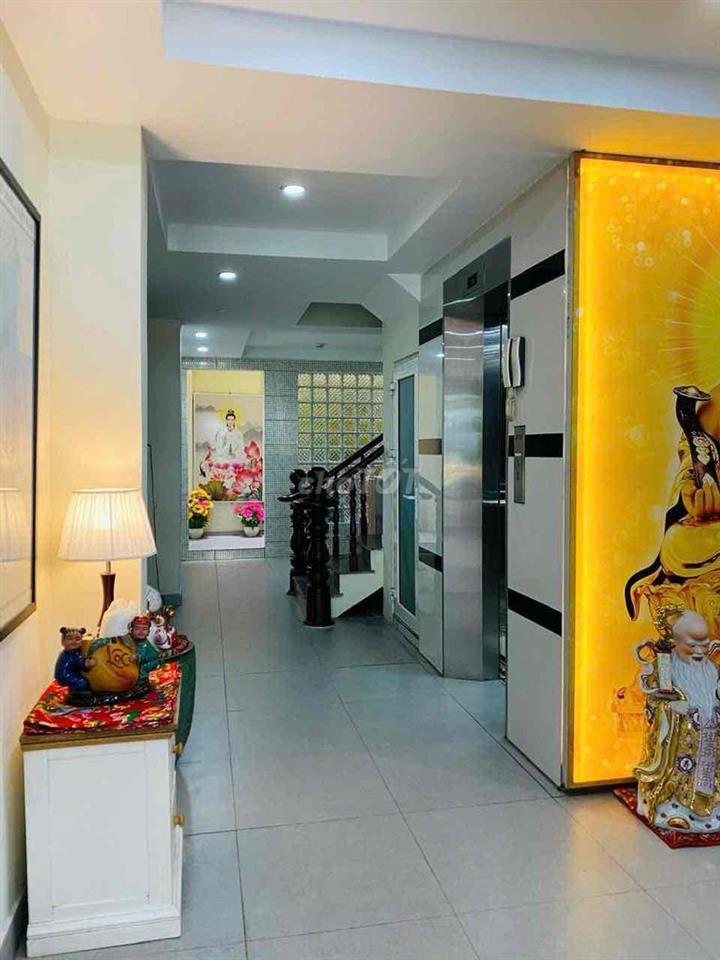 Nhà mặt tiền hà huy giáp dưới chân cầu ngã tư ga có cầu thang máy