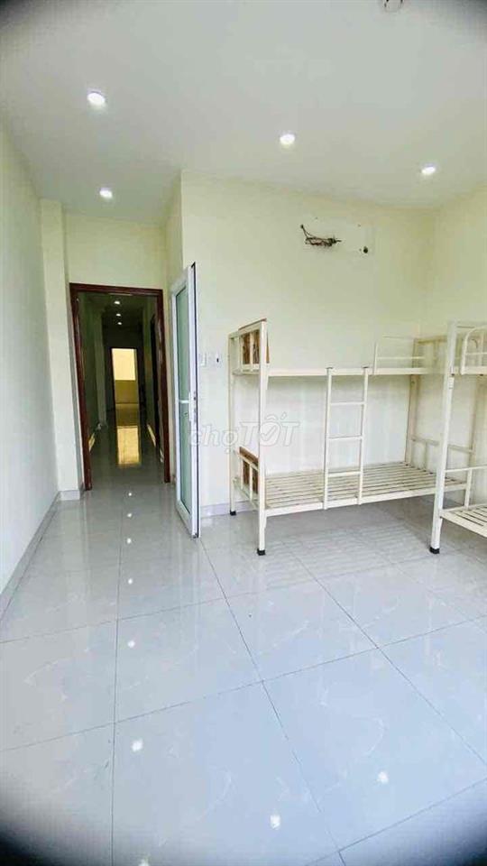 Nhà mặt tiền hà huy giáp dưới chân cầu ngã tư ga có cầu thang máy