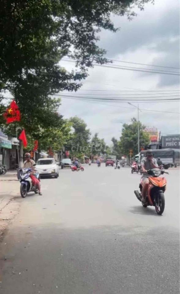 MẶT TIỀN KINH DOANH - NGUYỄN THỊ MINH KHAI - ĐƯỜNG 22m