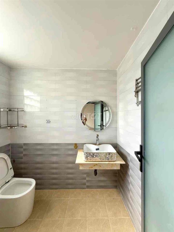 118m2 - mặt tiền 2 tầng - nhà mới - cách vincom dĩ an 300m - 6,5 tỷ