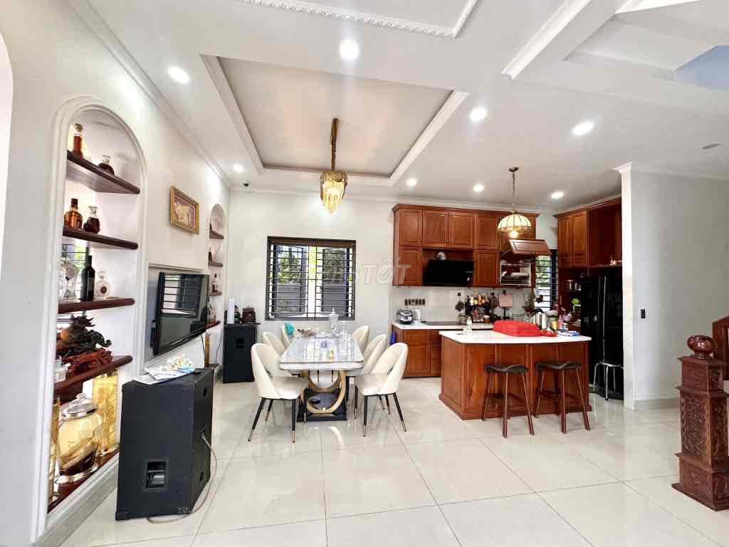 BIỆT THỰ SÂN VƯỜN 375M² SÁT THỦ ĐỨC - VEIW SÔNG SG