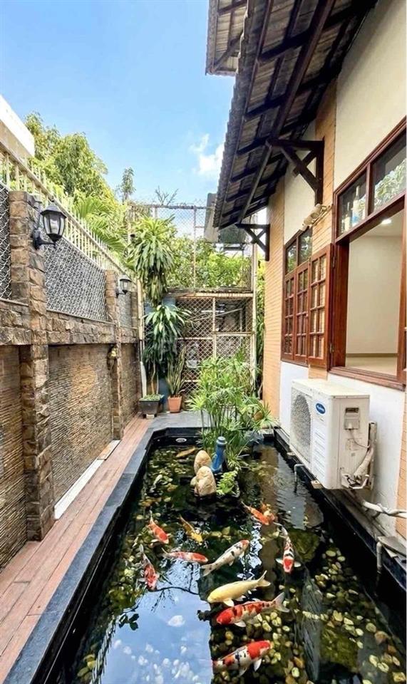 BIỆT THỰ - 204m2 - XE HƠI TRÁNH - HOÀN CÔNG