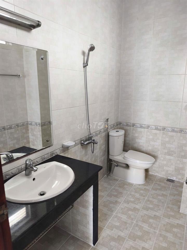 BÁN NHÀ MẶT TIỀN CÓ MẶT BẰNG KINH DOANH