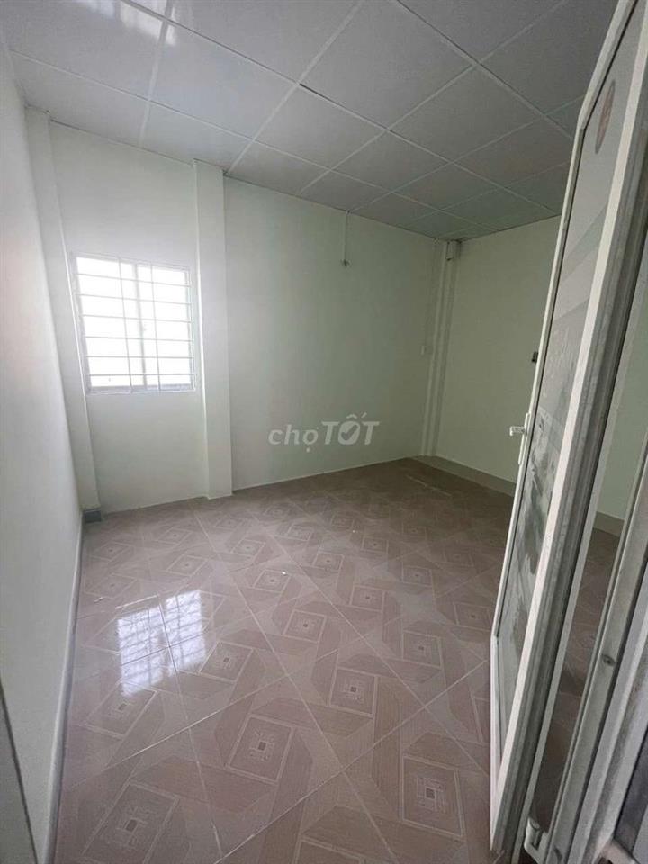 Cho thuê nhà 2 phòng ngủ gần ngã tư Ga