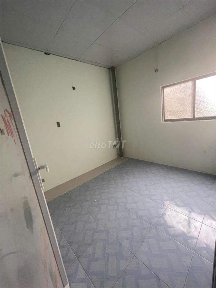 Cho thuê nhà 2 phòng ngủ gần ngã tư Ga