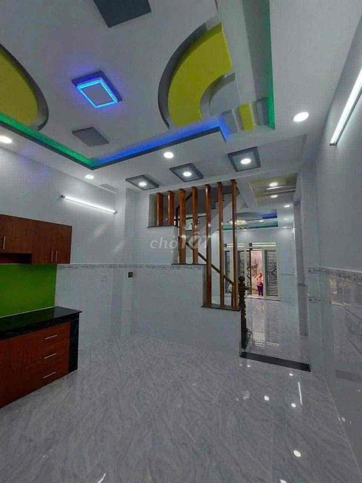 Cần bán nhà gần siêu thị Pacmall Q8