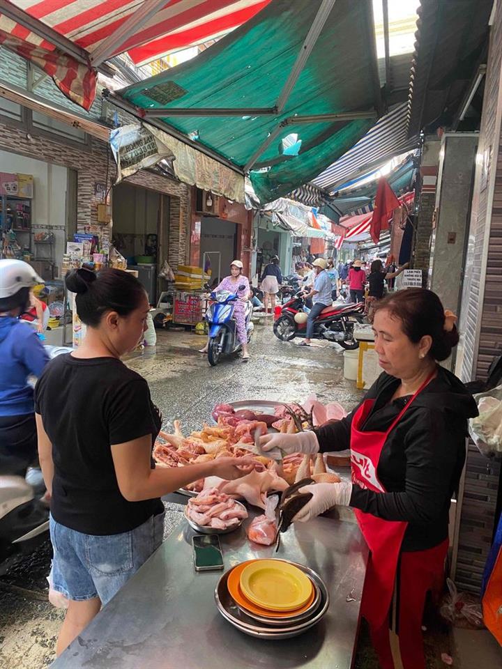 Cho thuê chỗ bán ngay chợ