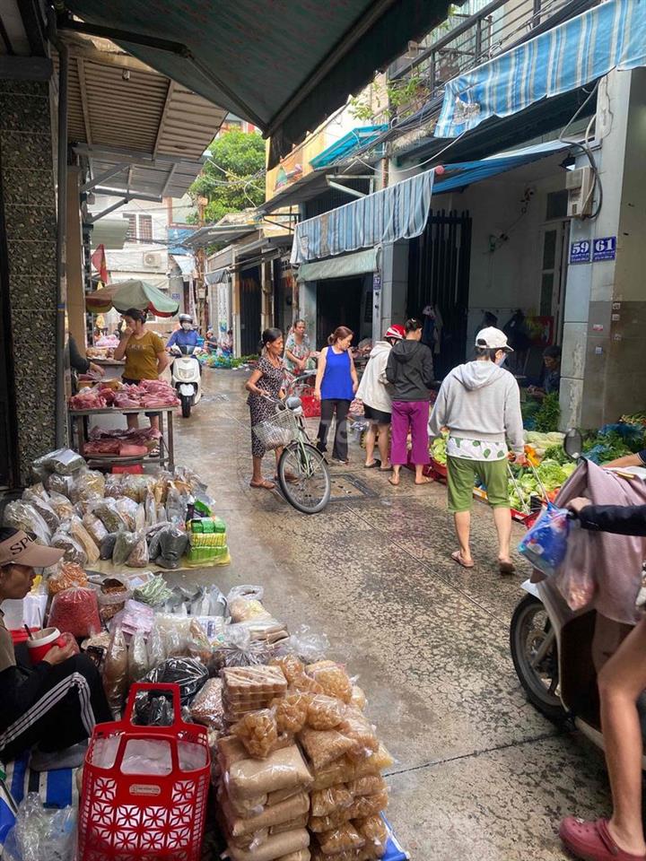 Cho thuê chỗ bán ngay chợ