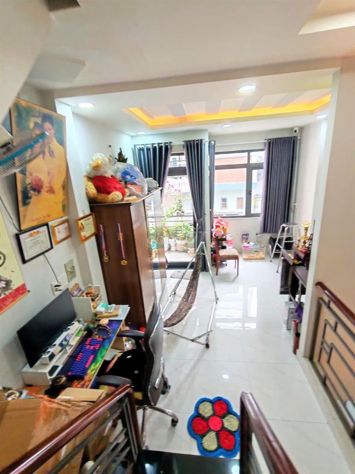 Bán nhà hẻm xe hơi 1 trệt 2 Lầu. Sân thượng giá chỉ 4.15 tỷ