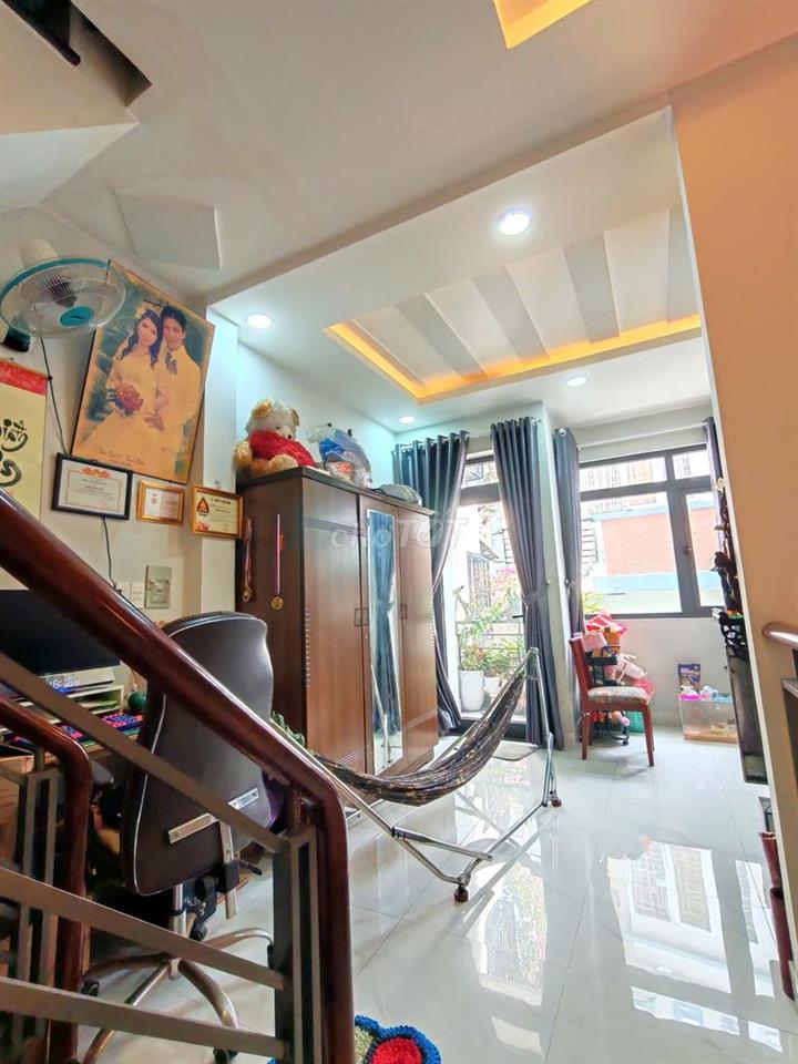 Bán nhà hẻm xe hơi 1 trệt 2 Lầu. Sân thượng giá chỉ 4.15 tỷ
