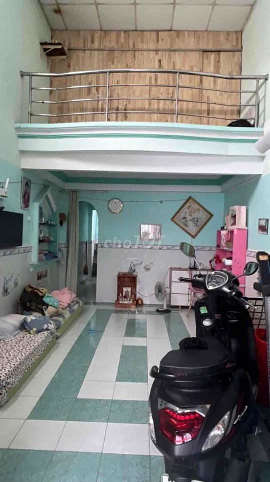 Cần bán căn nhà cấp 4 , gần bến xe An Sương - đường đông lân 3
