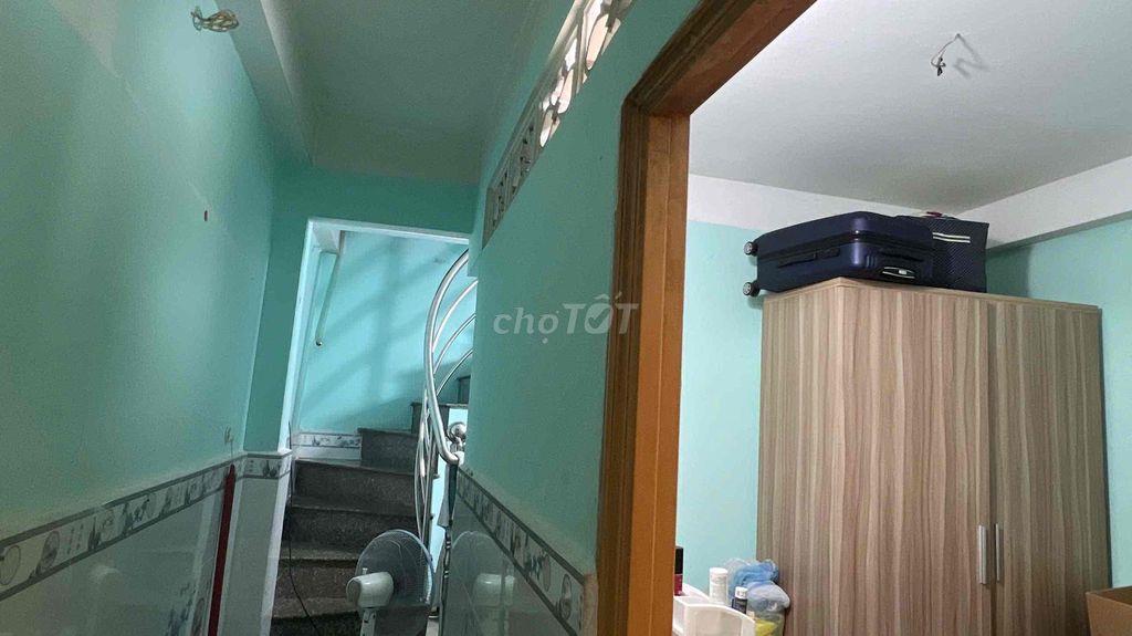 Cần bán căn nhà cấp 4 , gần bến xe An Sương - đường đông lân 3