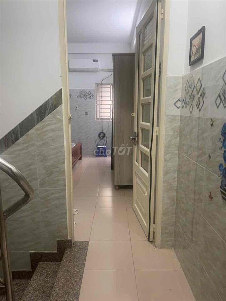 Cho thuê phòng có gác, nội thất đầy đủ ở Phú Nhuận