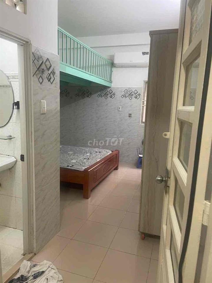 Cho thuê phòng có gác, nội thất đầy đủ ở Phú Nhuận