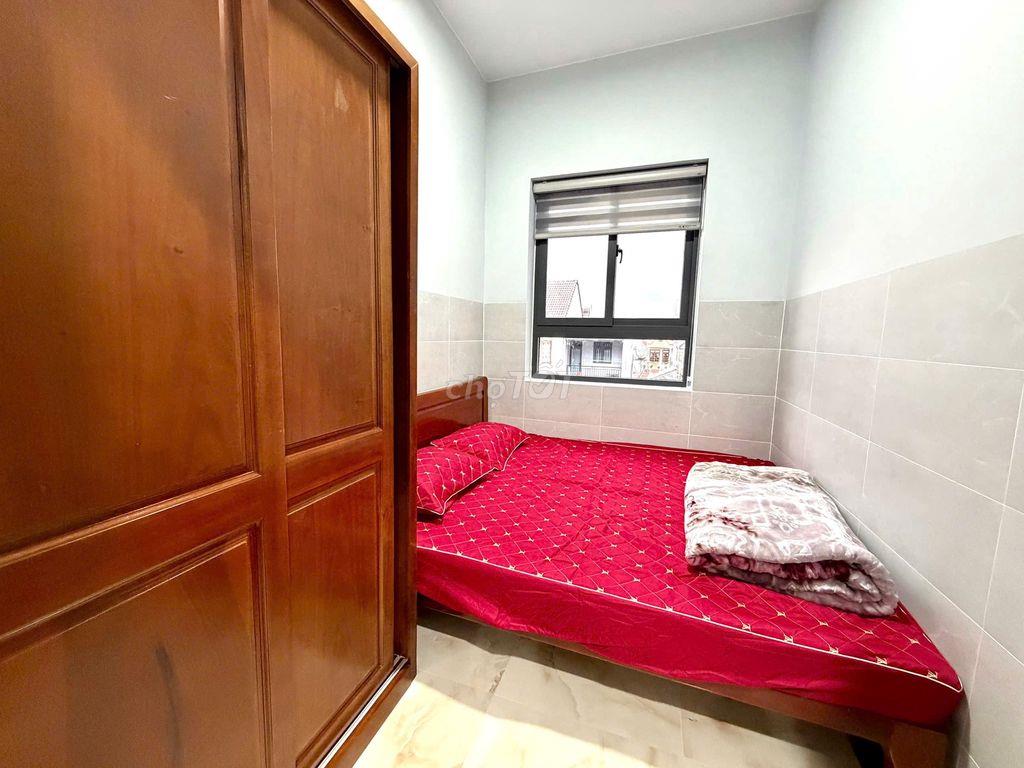 CHO THUÊ CĂN HỘ 2 PHÒNG NGỦ FULL NỘI THẤT CÓ CỬA SỔ THOÁNG MÁT ĐƯỜNG