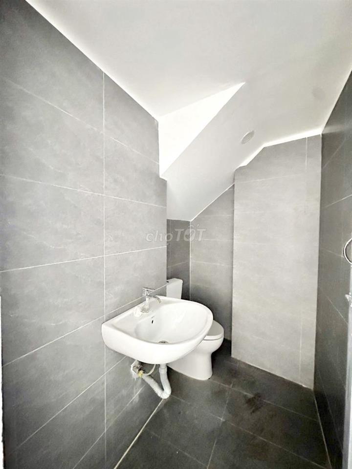 CHO THUÊ MẶT BẰNG 180M2 MẶT TIỀN TẠI PHƯỜNG 2 ĐÀ LẠT GIÁ 40