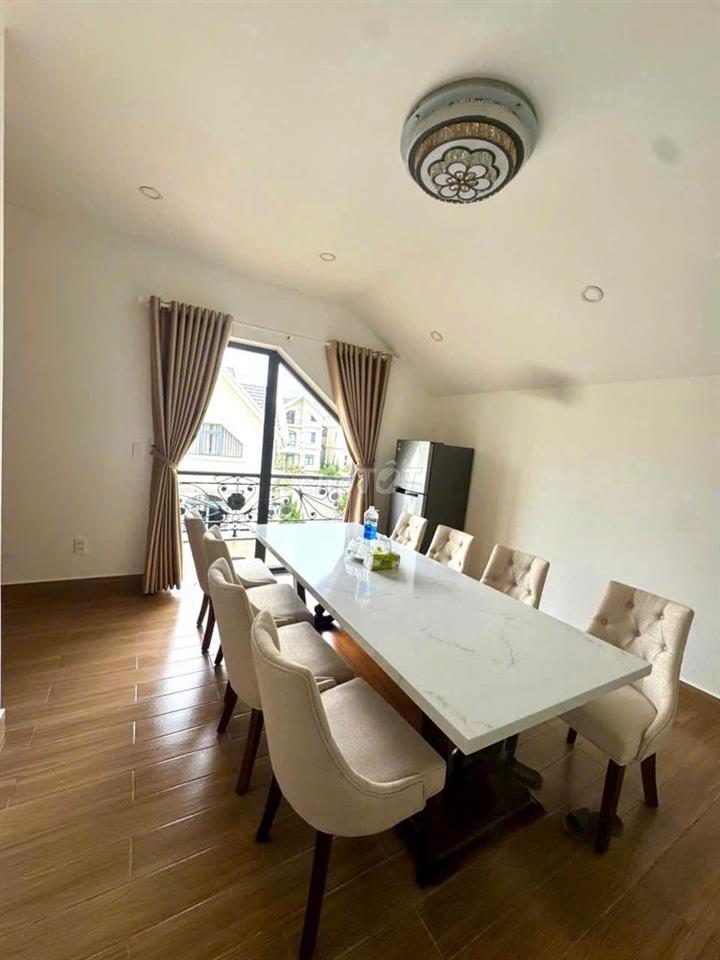 CHO THUÊ VILLA 10 PHÒNG NGỦ CÓ SÂN RỘNG ĐƯỜNG MĂNG LIN GIÁ 30