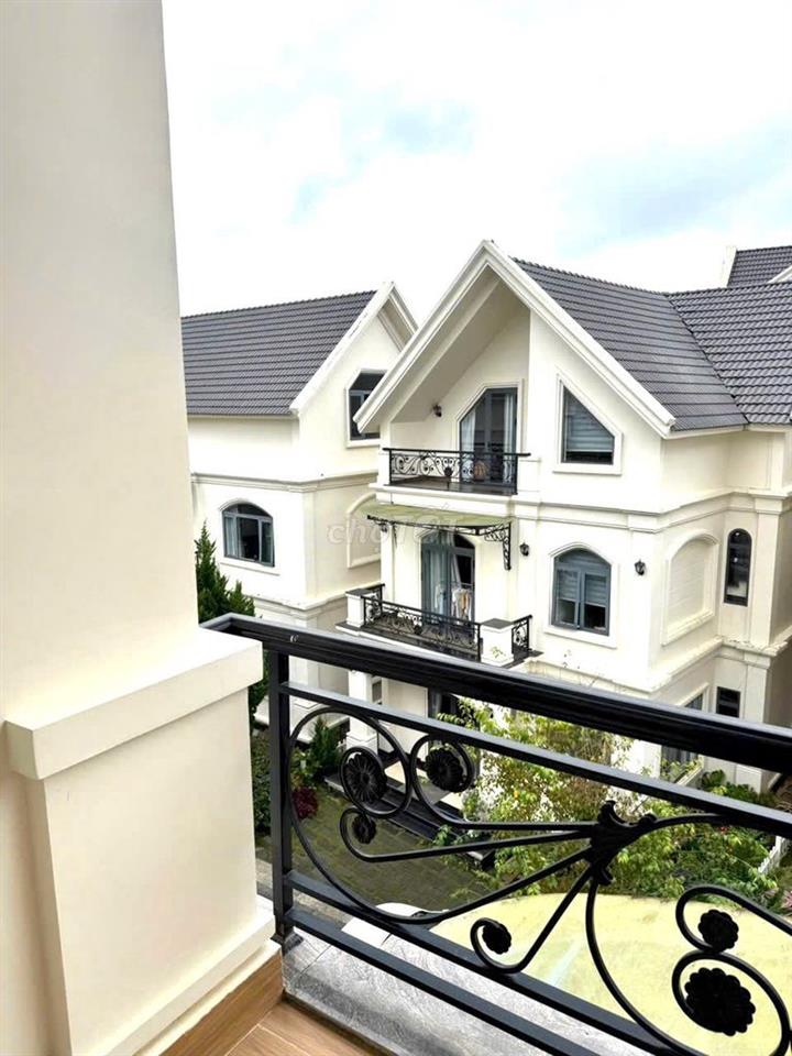 CHO THUÊ VILLA 10 PHÒNG NGỦ CÓ SÂN RỘNG ĐƯỜNG MĂNG LIN GIÁ 30